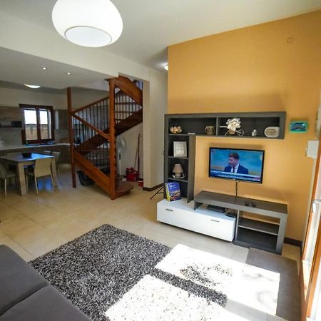 Getawaynpetto Private Duplex Maisonette With Jacuzzi Hot Tub Mgarr Buitenkant foto