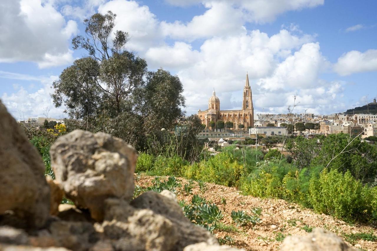 Getawaynpetto Private Duplex Maisonette With Jacuzzi Hot Tub Mgarr Buitenkant foto