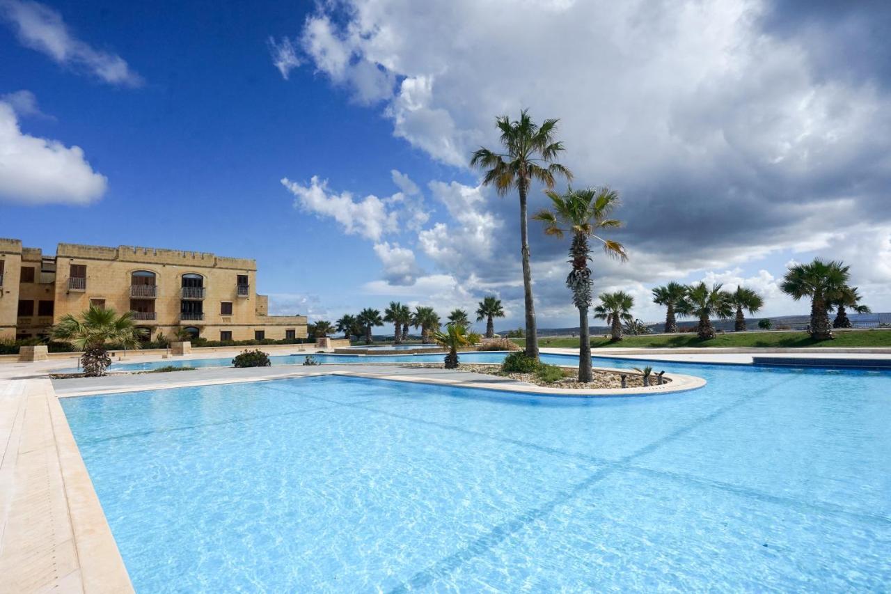 Getawaynpetto Private Duplex Maisonette With Jacuzzi Hot Tub Mgarr Buitenkant foto