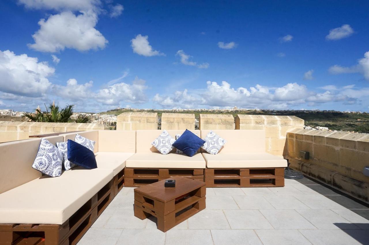 Getawaynpetto Private Duplex Maisonette With Jacuzzi Hot Tub Mgarr Buitenkant foto