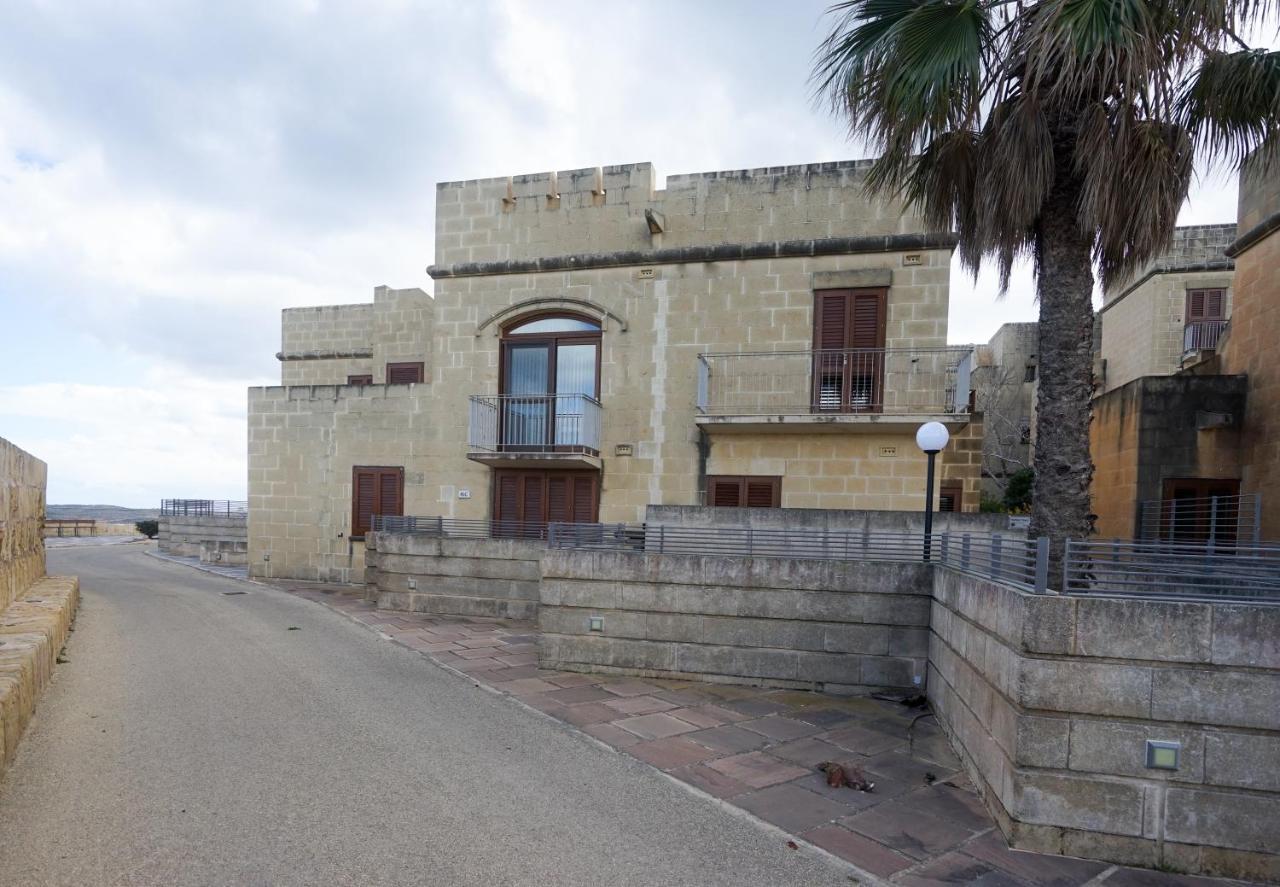 Getawaynpetto Private Duplex Maisonette With Jacuzzi Hot Tub Mgarr Buitenkant foto