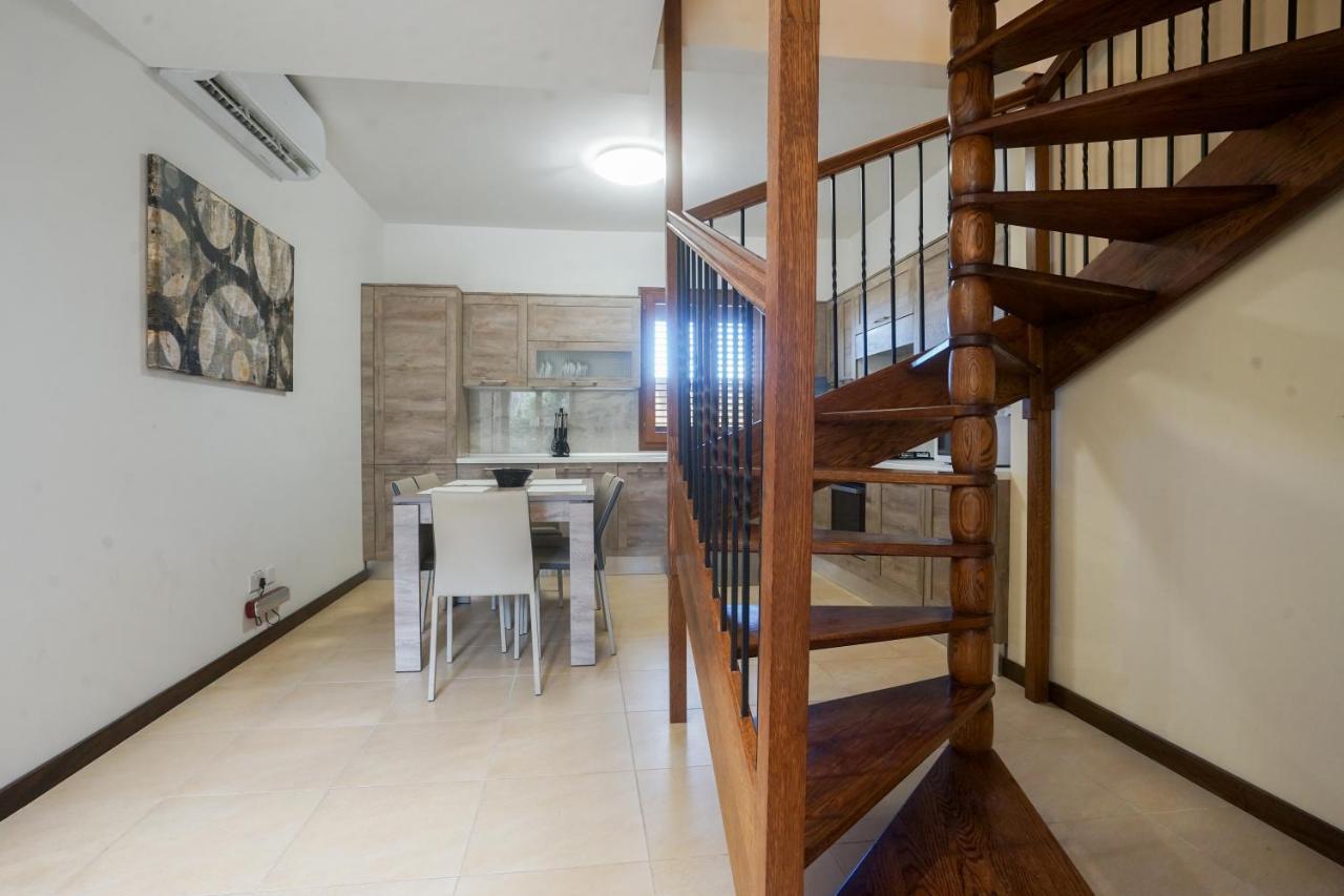 Getawaynpetto Private Duplex Maisonette With Jacuzzi Hot Tub Mgarr Buitenkant foto