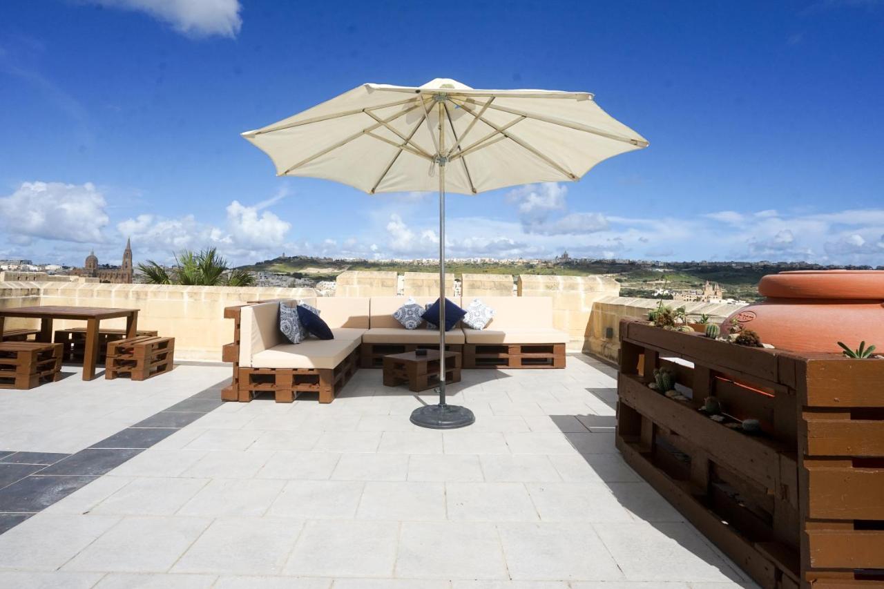 Getawaynpetto Private Duplex Maisonette With Jacuzzi Hot Tub Mgarr Buitenkant foto