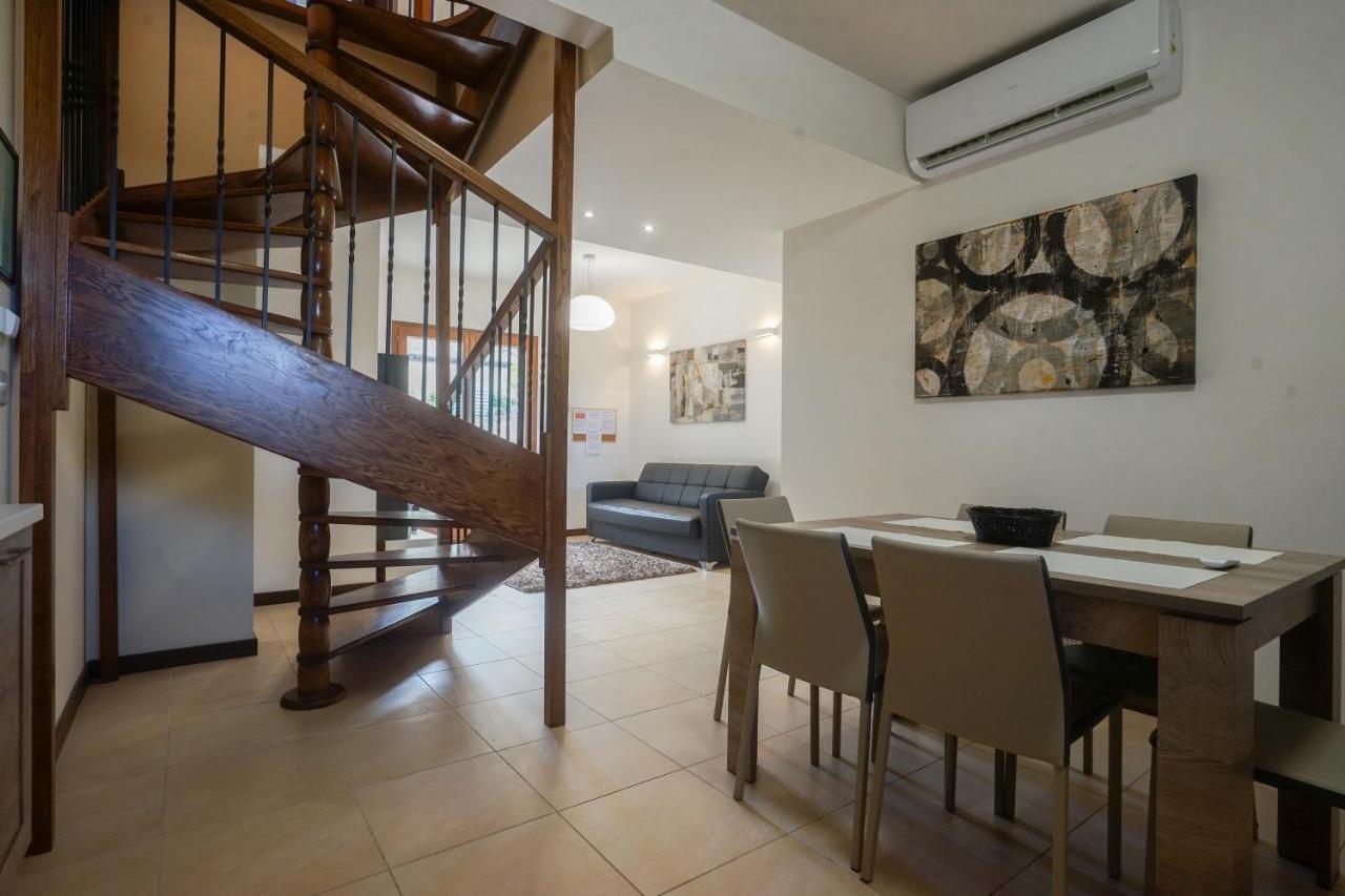Getawaynpetto Private Duplex Maisonette With Jacuzzi Hot Tub Mgarr Buitenkant foto