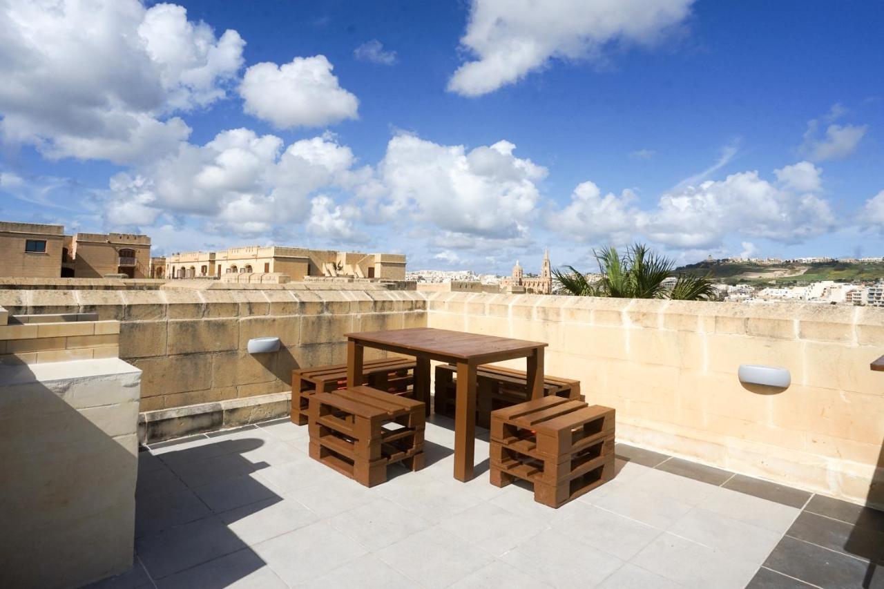 Getawaynpetto Private Duplex Maisonette With Jacuzzi Hot Tub Mgarr Buitenkant foto