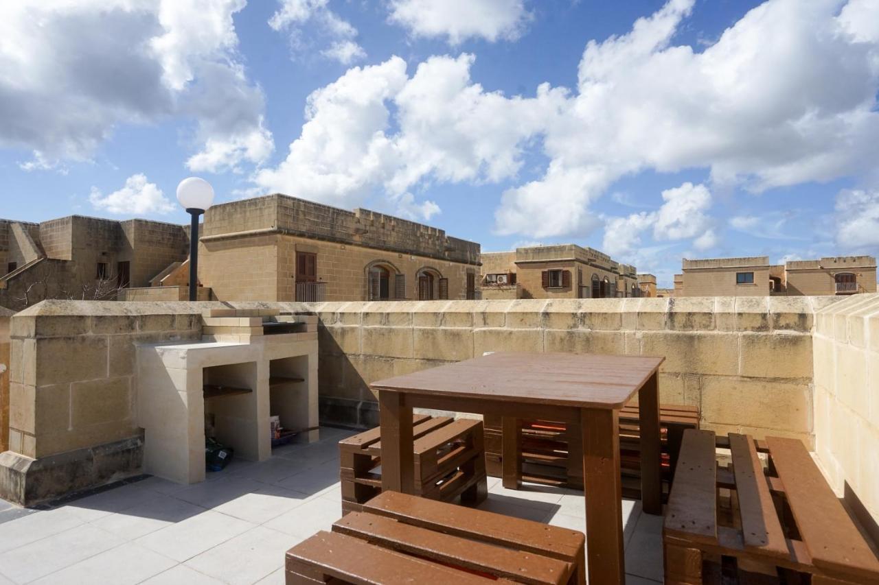 Getawaynpetto Private Duplex Maisonette With Jacuzzi Hot Tub Mgarr Buitenkant foto