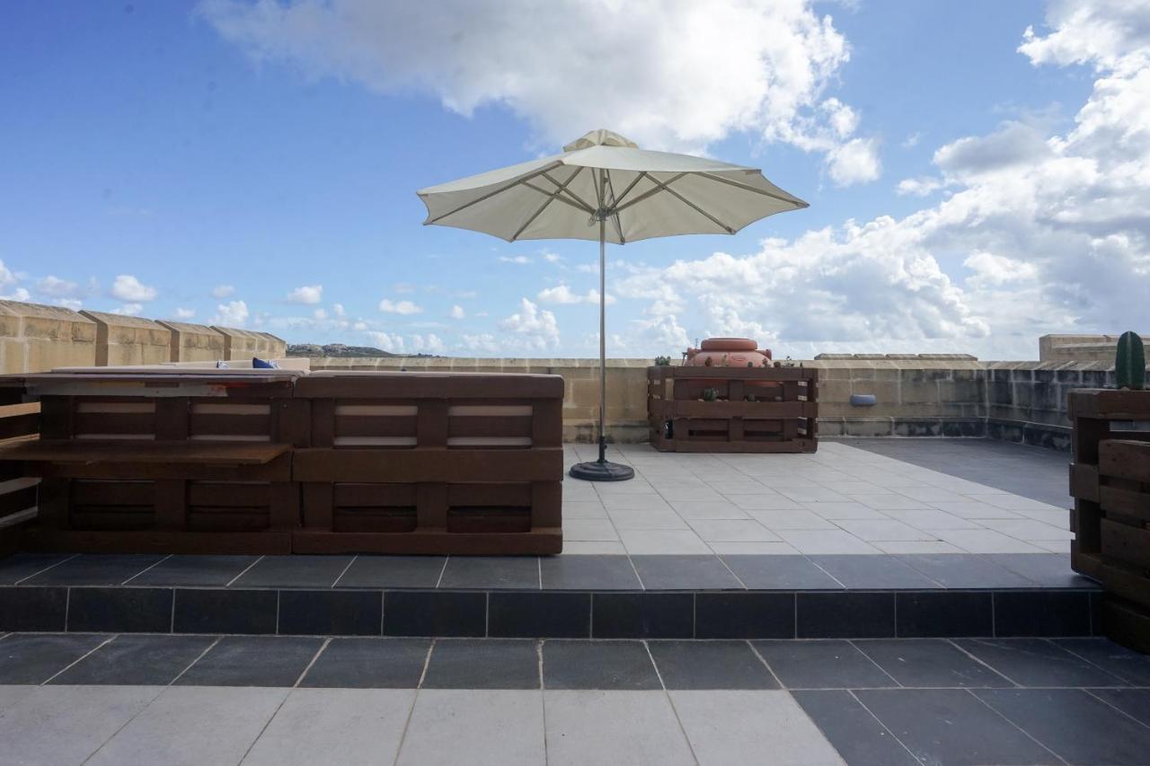 Getawaynpetto Private Duplex Maisonette With Jacuzzi Hot Tub Mgarr Buitenkant foto