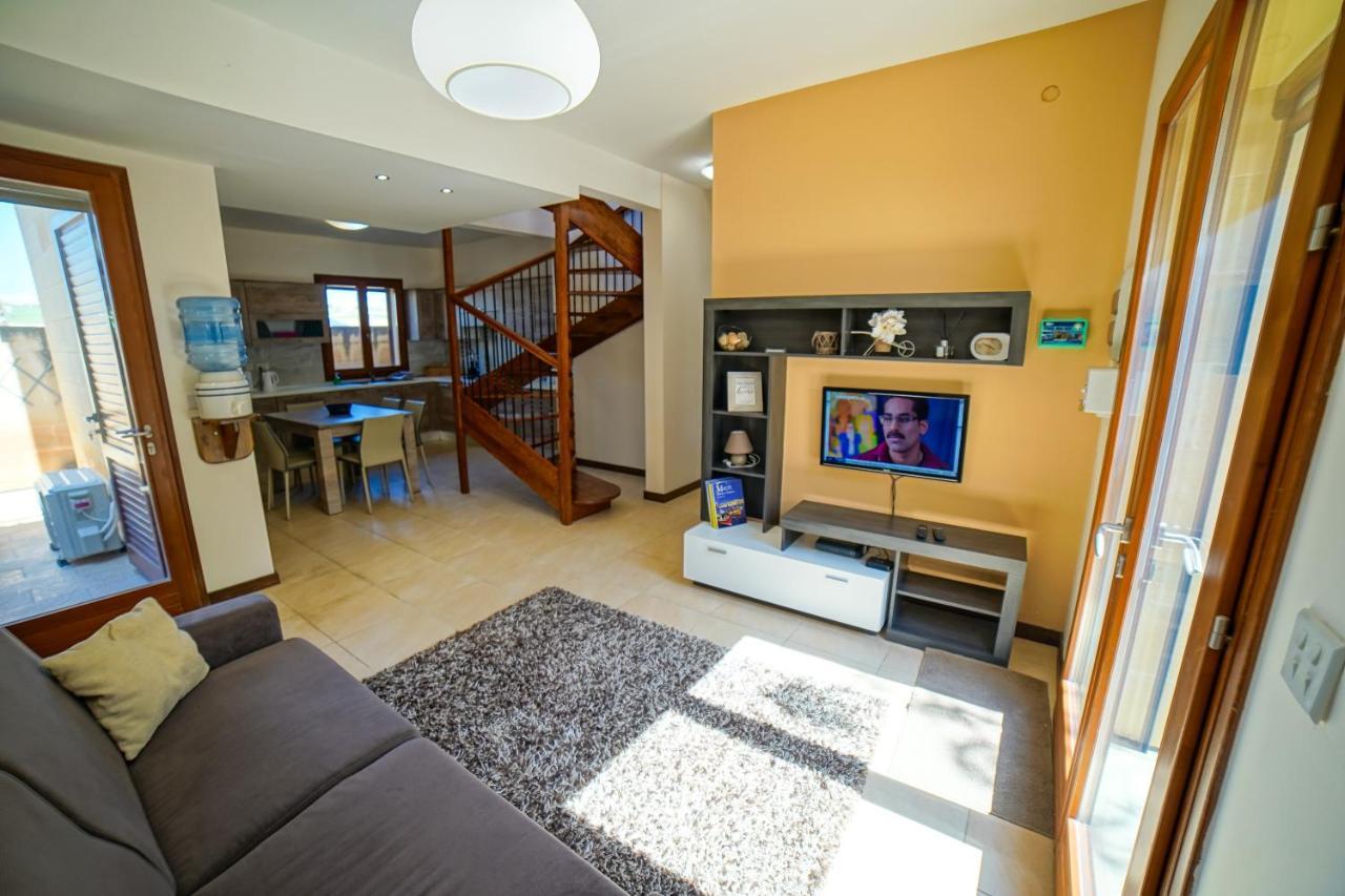 Getawaynpetto Private Duplex Maisonette With Jacuzzi Hot Tub Mgarr Buitenkant foto