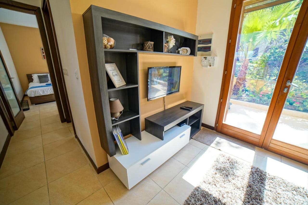 Getawaynpetto Private Duplex Maisonette With Jacuzzi Hot Tub Mgarr Buitenkant foto