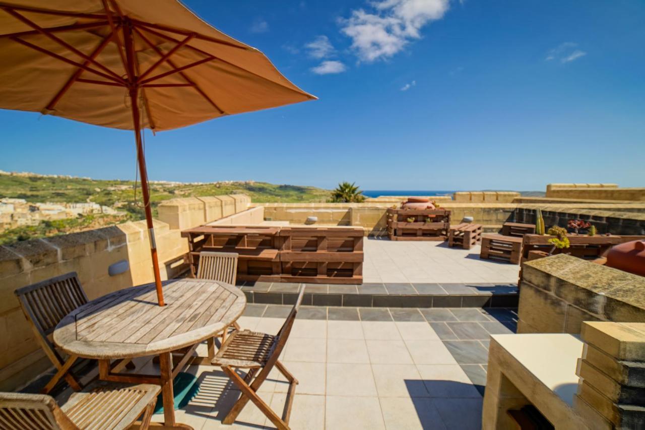 Getawaynpetto Private Duplex Maisonette With Jacuzzi Hot Tub Mgarr Buitenkant foto