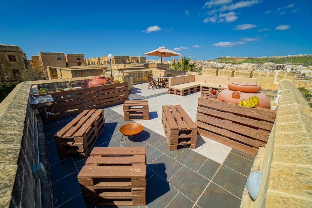 Getawaynpetto Private Duplex Maisonette With Jacuzzi Hot Tub Mgarr Buitenkant foto