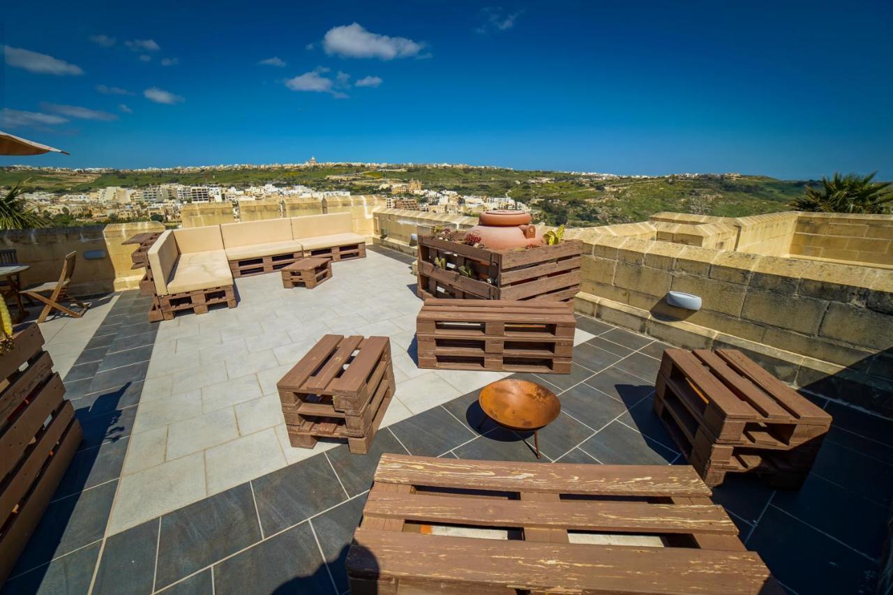 Getawaynpetto Private Duplex Maisonette With Jacuzzi Hot Tub Mgarr Buitenkant foto
