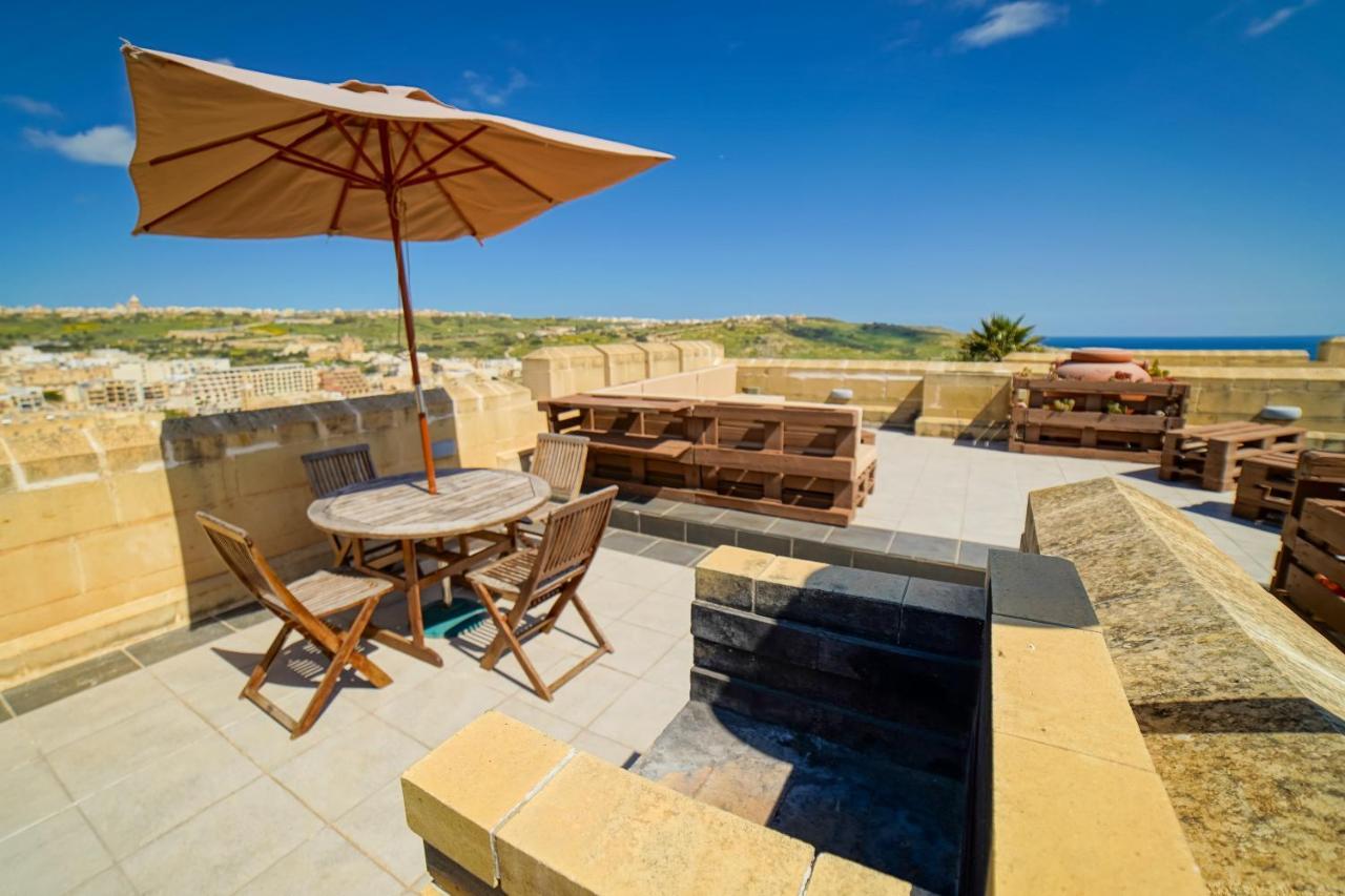 Getawaynpetto Private Duplex Maisonette With Jacuzzi Hot Tub Mgarr Buitenkant foto