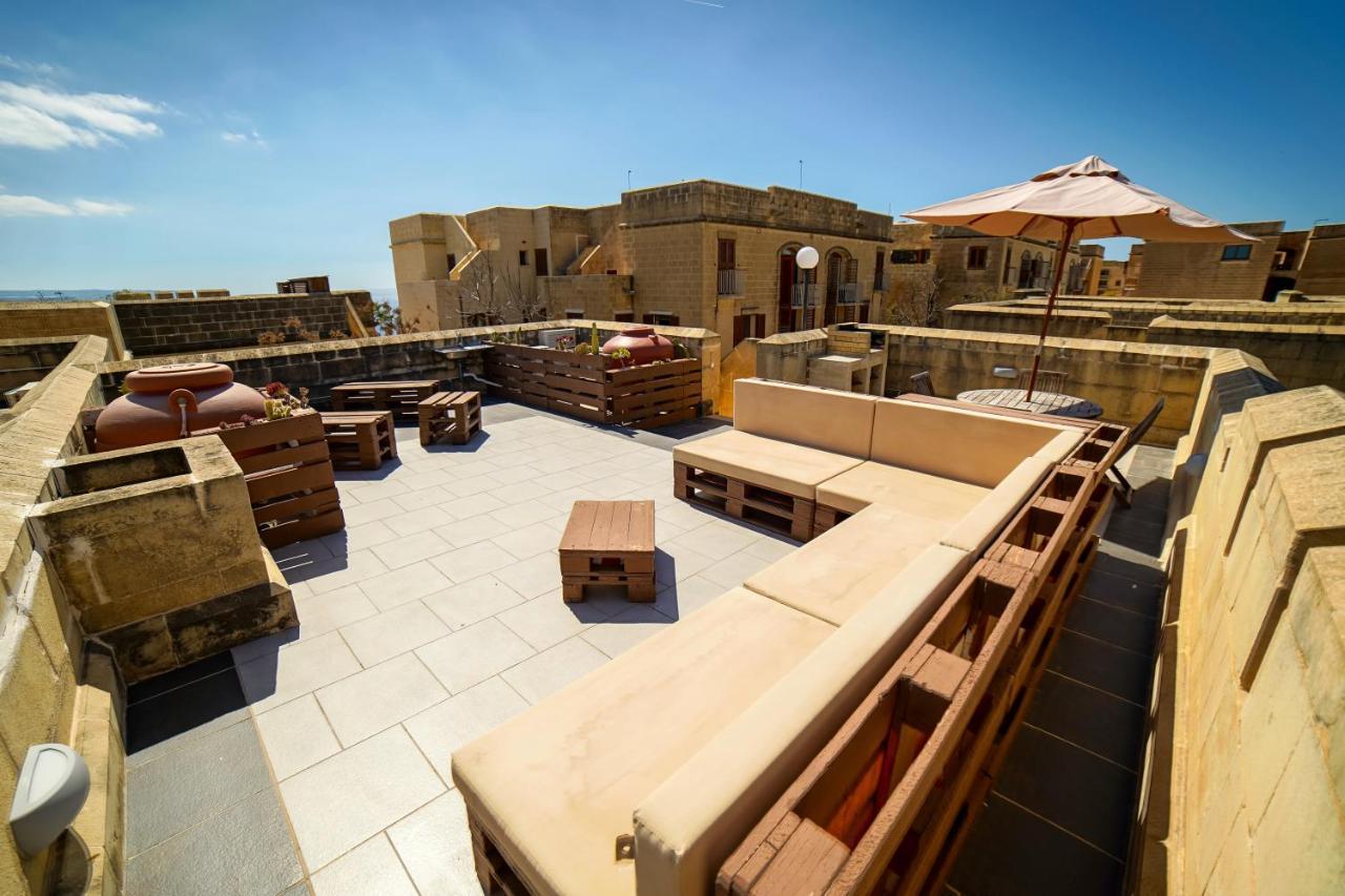 Getawaynpetto Private Duplex Maisonette With Jacuzzi Hot Tub Mgarr Buitenkant foto