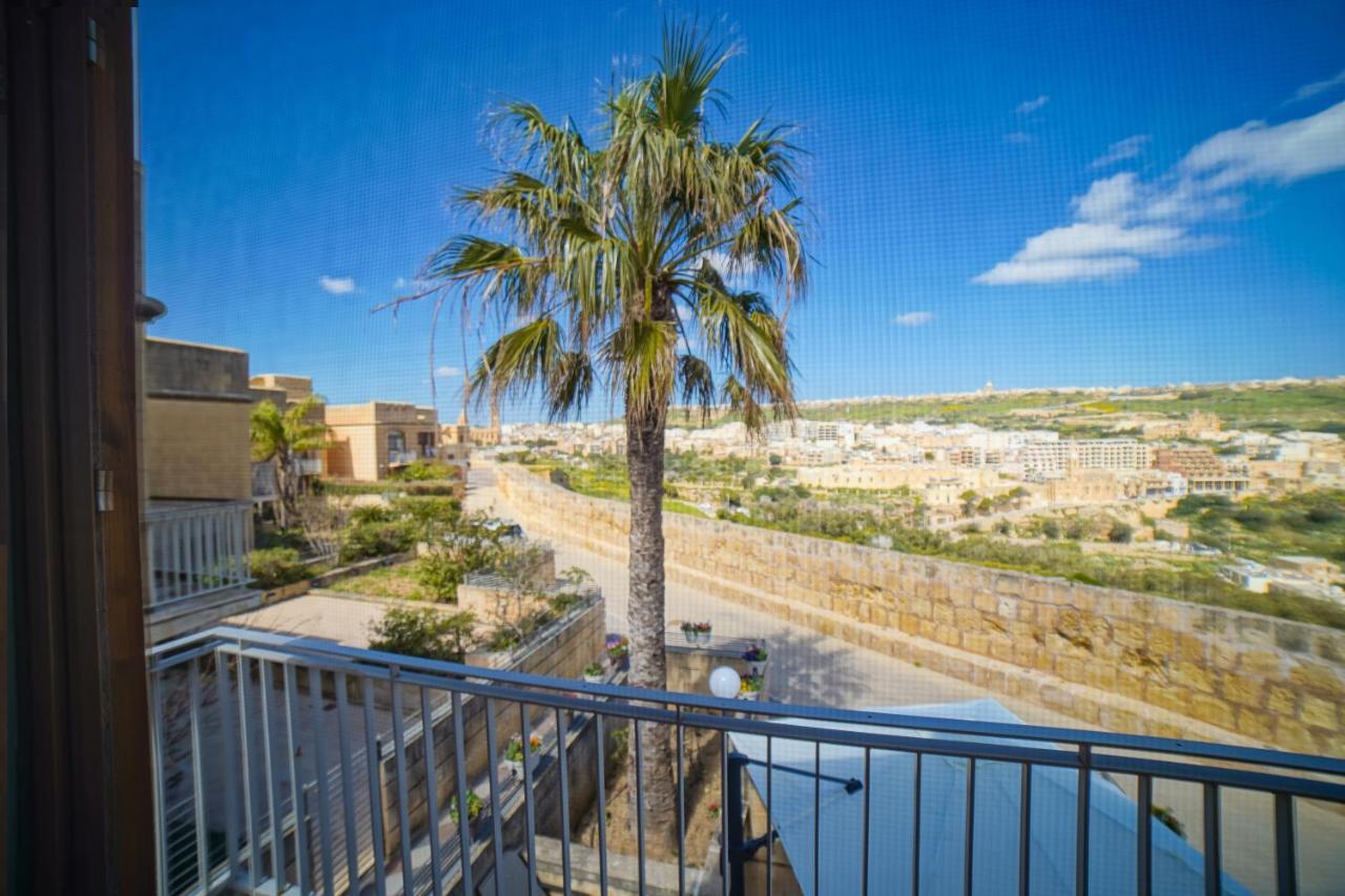 Getawaynpetto Private Duplex Maisonette With Jacuzzi Hot Tub Mgarr Buitenkant foto